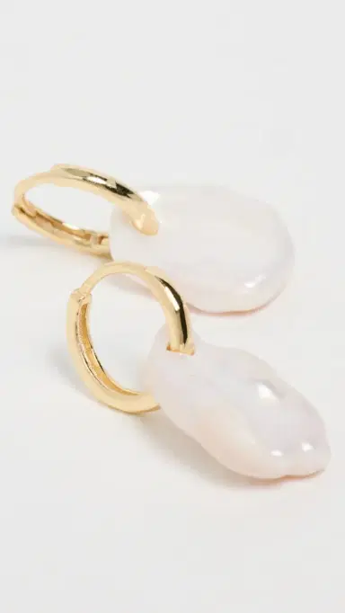 SHASHI Giselle Huggies Pearl/Gold One Size | Thumbnail 4