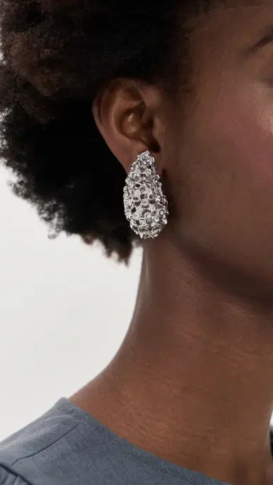 Tory Burch Filigree Wave Earrings Tory Silver One Size | Thumbnail 3