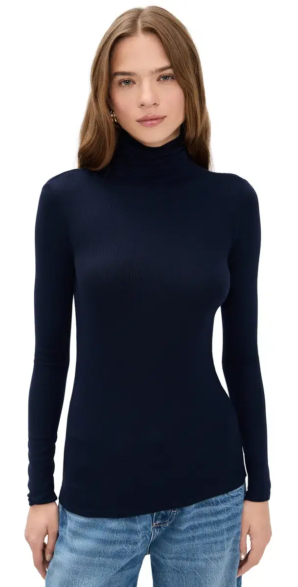 Chels Turtleneck Deep Trenches