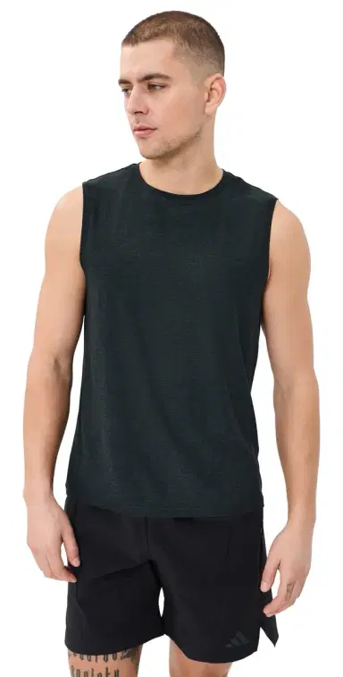 Beyond Yoga Featherweight Freeflo Muscle Tank 2.0 Darkest Night S | Thumbnail 1