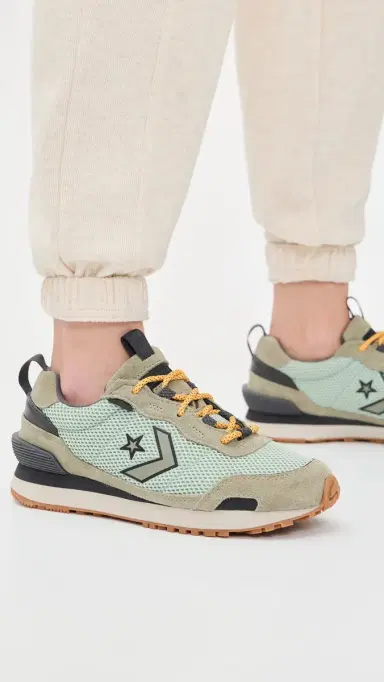 Converse Omega Hike Trainers Light Field Surplus | Thumbnail 3