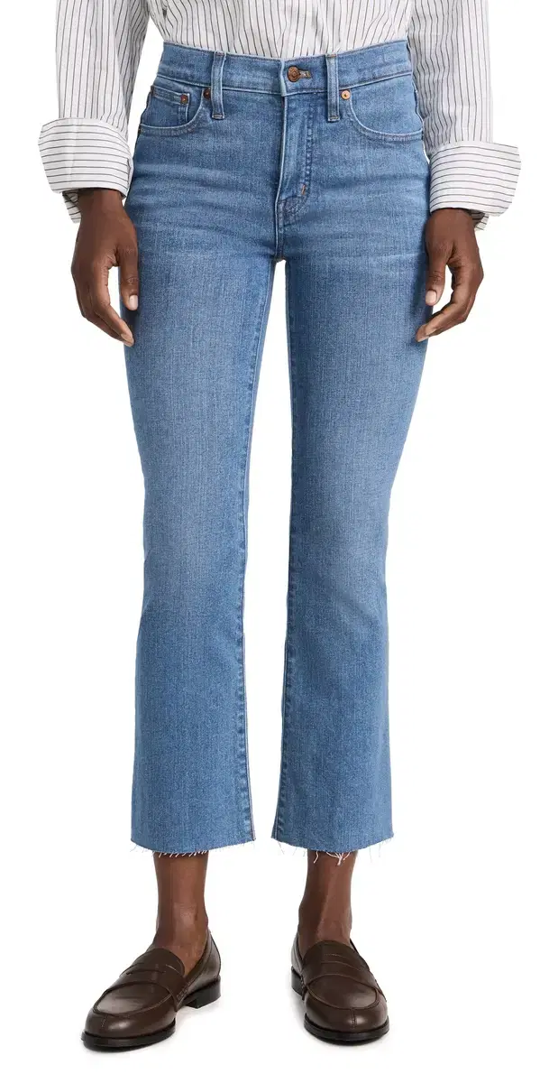 Mid Rise Kick Out Jeans Cherryville Wash