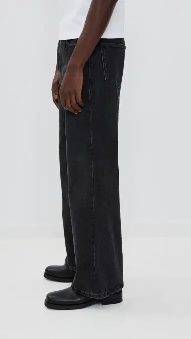 Jeanerica Appia Loose Slightly Bootcut Jeans Gesso Black | Thumbnail 4