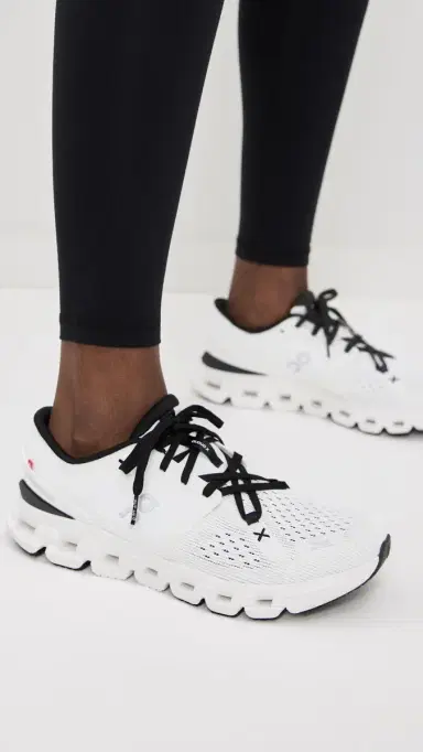 On Cloud X 4 Sneakers /Black | Thumbnail 3