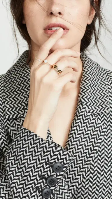 Shashi Vera Ring | Thumbnail 3
