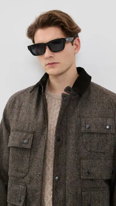 Le Specs Le Castle Sunglasses Black One Size | Thumbnail 4 Le Specs Le Castle Sunglasses Black One Size | Thumbnail 4