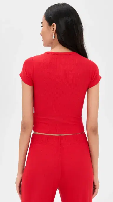 Éterne hort leeve Baby Tee Rouge | Thumbnail 3