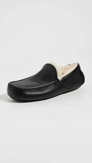 UGG Ascot Leather Slippers Black | Thumbnail 2