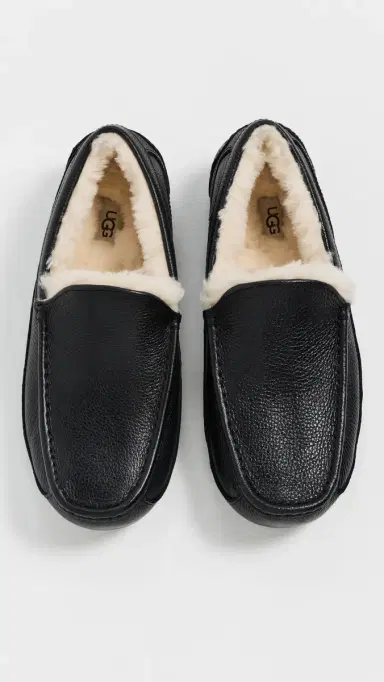 UGG Ascot Leather Slippers Black | Thumbnail 4