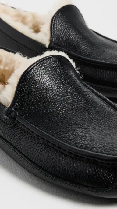 UGG Ascot Leather Slippers Black | Thumbnail 5