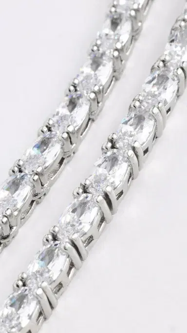 SHASHI Oval Tennis Necklace Silver One Size | Thumbnail 4 SHASHI Oval Tennis Necklace Silver One Size | Thumbnail 4
