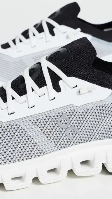 ON Cloud 6 Versa Sneakers White/Black 6 | Thumbnail 6