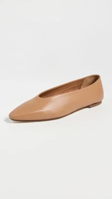 AEYDE Betty Nappa Leather Hazelnut Flats Hazelnut | Thumbnail 2