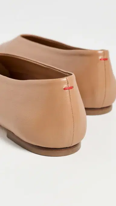 AEYDE Betty Nappa Leather Hazelnut Flats Hazelnut | Thumbnail 4