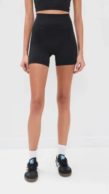 adidas All Me 5Inch Short eggings Black | Thumbnail 2
