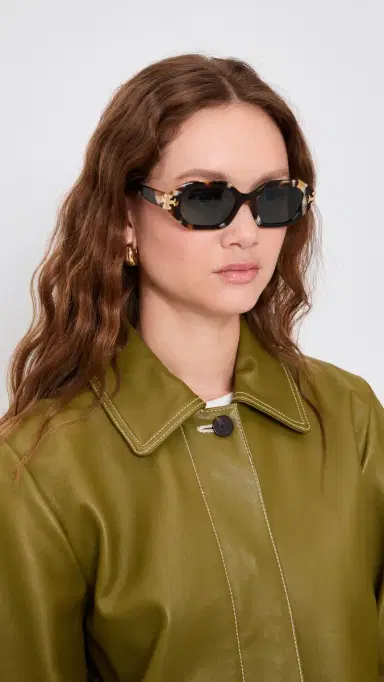 Tory Burch Eleanor Geometric Sunglasses Dark Wavy Tortoise One Size | Thumbnail 3