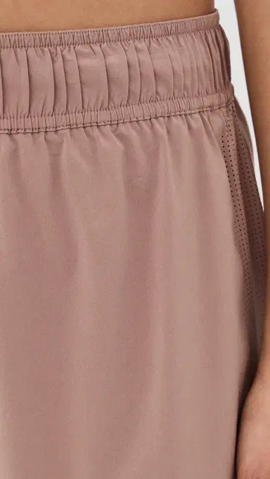 Beyond Yoga olemate Running horts Rosy Taupe | Thumbnail 6 Beyond Yoga olemate Running horts Rosy Taupe | Thumbnail 6