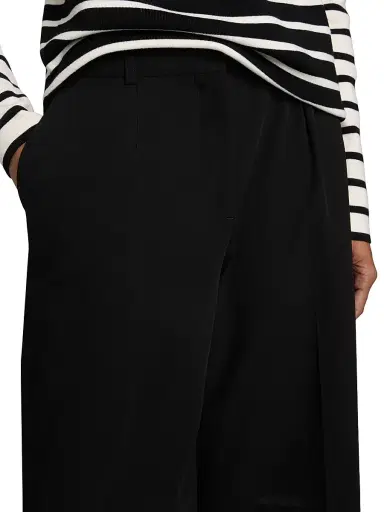 TOTEME Women's Wide Fluid Shorts - Black - Size 6 | Thumbnail 6