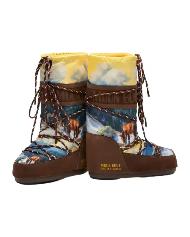x Guest in Residence Icon Horse-Printed Knee-High Snow Boots x Guest in Residence Icon Horse-Printed Knee-High Snow Boots
