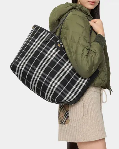 Burberry Bloomsbury Medium Reversible Tote Bag | Thumbnail 3