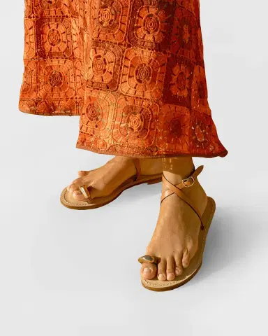 AMANU The Samburu Leather Toe-Ring Flat Sandals | Thumbnail 2