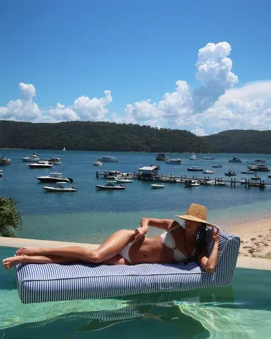 Sunnylife Le Weekend Luxe Lie-On Inflatable Lounger | Thumbnail 2