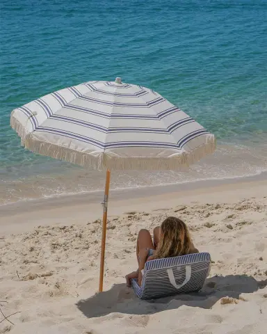 Sunnylife Take Anywhere Folding Chair | Thumbnail 5