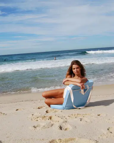 Sunnylife Take Anywhere Folding Chair | Thumbnail 15