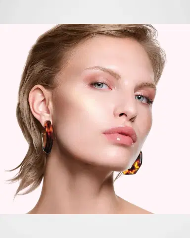 Givenchy Prisme Libre Strobing & Illuminating Highlighter Powder - Pearly | Thumbnail 7 Givenchy Prisme Libre Strobing & Illuminating Highlighter Powder - Pearly | Thumbnail 7