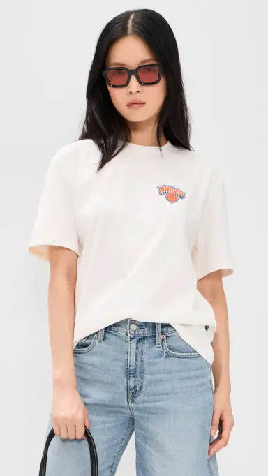 New York or Nowhere Knicks Skyscraper T-Shirt Off White | Thumbnail 3 New York or Nowhere Knicks Skyscraper T-Shirt Off White | Thumbnail 3