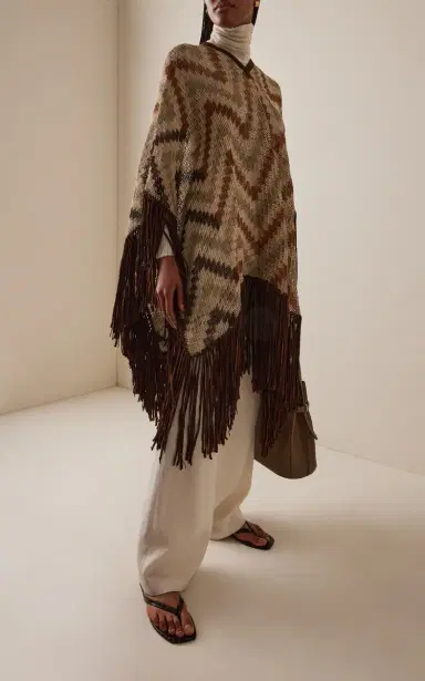 Curatoria Exclusive Viento Short Chaguar Poncho | Thumbnail 2 Curatoria Exclusive Viento Short Chaguar Poncho | Thumbnail 2