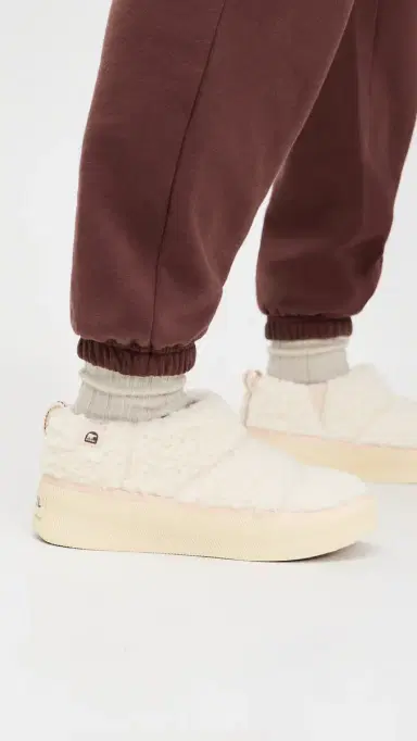 Sorel Out N About IV Mini Puffy Slippers Natural/Chalk | Thumbnail 3