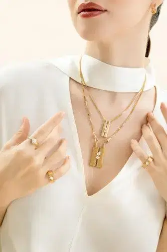 LORAIDA Diamond Diamond Small Blade Necklace | Thumbnail 2
