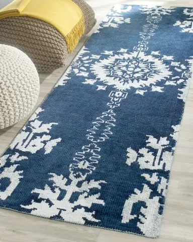 Safavieh Livingston Hand-Knotted Rug | Thumbnail 2