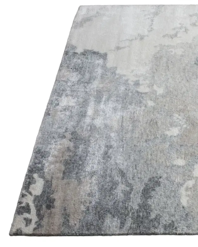 Safavieh Saffie Hand-Knotted Rug