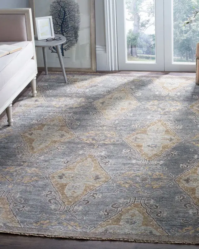 Safavieh Idalee Hand-Knotted Rug
