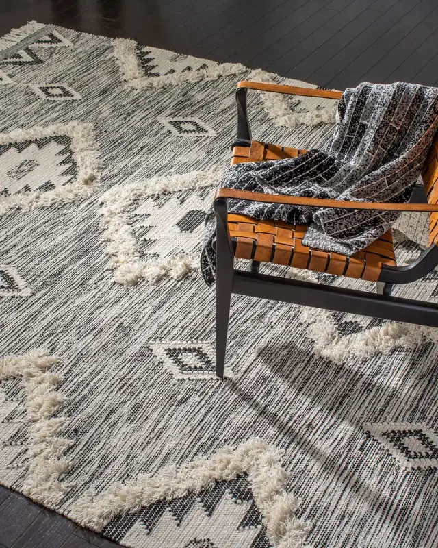 Safavieh Rushton Hand-Knotted Rug