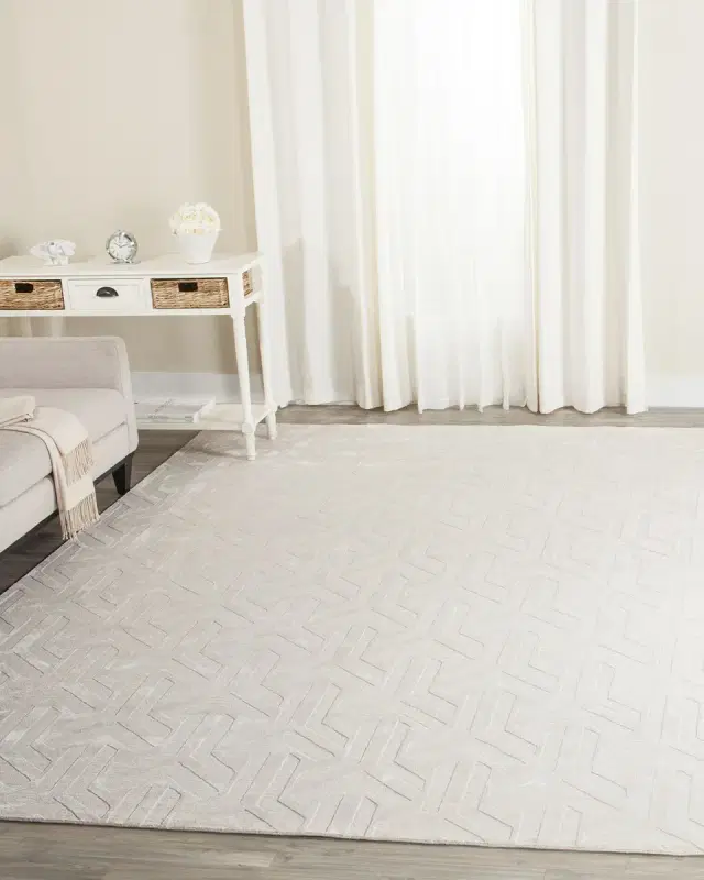 Safavieh Leo Hand-Knotted Rug