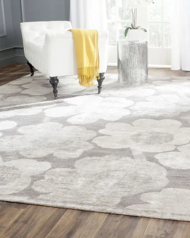 Safavieh Brinkley Hand-Knotted Rug