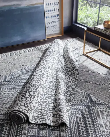 Safavieh Maverick Hand-Loomed Rug | Thumbnail 3
