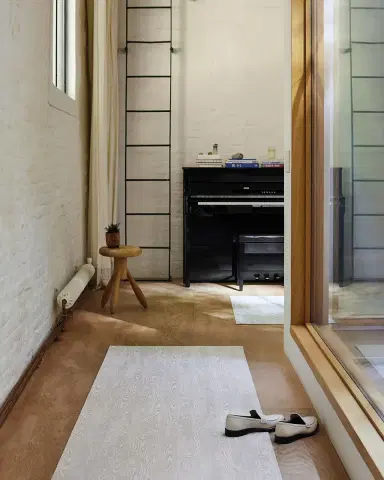 Chilewich Woodgrain Floor Mat | Thumbnail 2