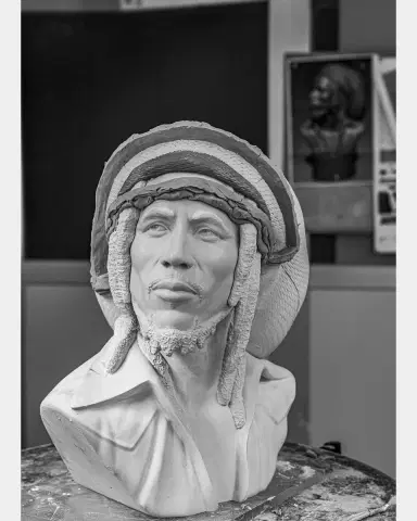 Lladro Limited Edition Bob Marley Sculpture | Thumbnail 8 Lladro Limited Edition Bob Marley Sculpture | Thumbnail 8