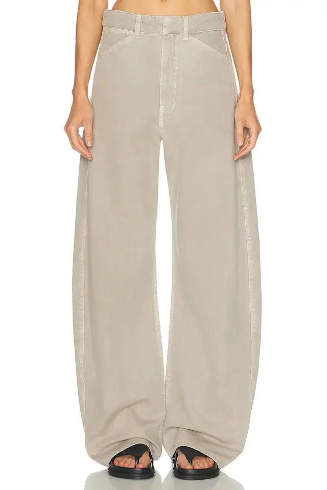 High Waisted Curved Leg