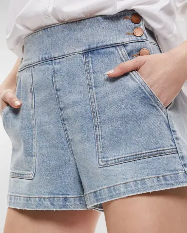 Alice + Olivia Donald Jean Shorts | Thumbnail 5
