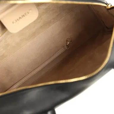 Chanel Chanel Large "Perfect Bowling" Bag Black Calfskin Gold Hardware | Thumbnail 8 Chanel Chanel Large "Perfect Bowling" Bag Black Calfskin Gold Hardware | Thumbnail 8
