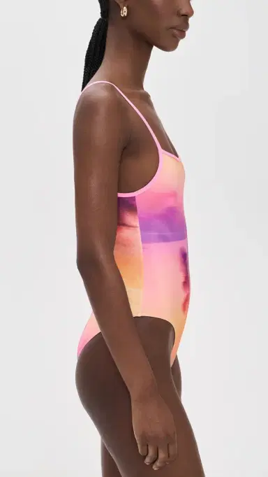 LSpace Holly Classic One Piece Island Hopper S | Thumbnail 4