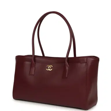 Chanel Chanel Small Cerf Shopping Bag Burgundy Calfskin Gold Hardware | Thumbnail 3 Chanel Chanel Small Cerf Shopping Bag Burgundy Calfskin Gold Hardware | Thumbnail 3