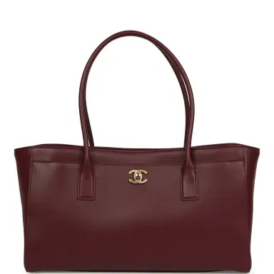 Chanel Chanel Small Cerf Shopping Bag Burgundy Calfskin Gold Hardware | Thumbnail 1 Chanel Chanel Small Cerf Shopping Bag Burgundy Calfskin Gold Hardware | Thumbnail 1