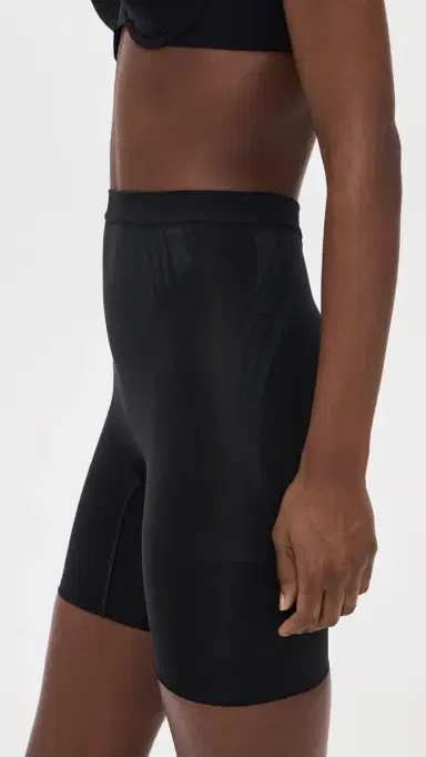 Spanx SPANXsculpt GoFigure Mid Thigh Shorts Very Black M | Thumbnail 4 Spanx SPANXsculpt GoFigure Mid Thigh Shorts Very Black M | Thumbnail 4