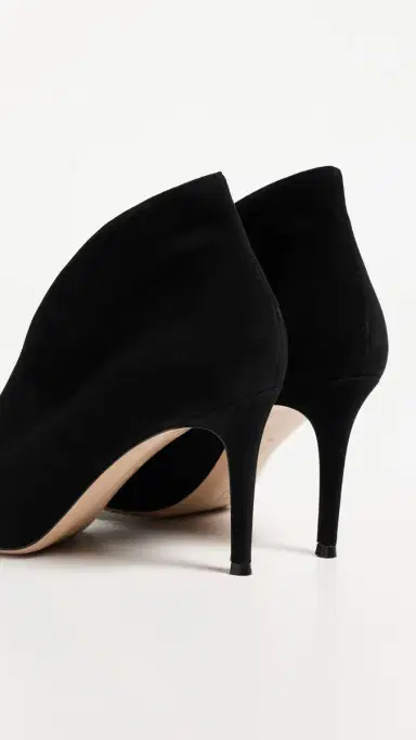 Gianvito Rossi Vania Camoscio Heels Black | Thumbnail 4